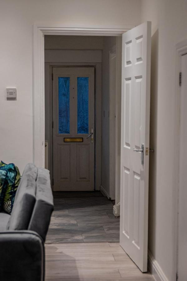 Bv Comfy Spacious 3 Bedroom House At Tatton Street 曼彻斯特 外观 照片