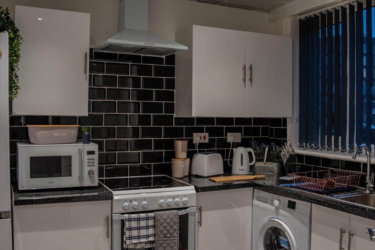 Bv Comfy Spacious 3 Bedroom House At Tatton Street 曼彻斯特 外观 照片