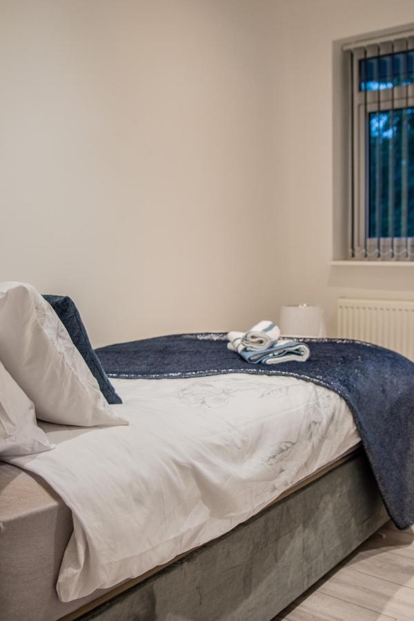 Bv Comfy Spacious 3 Bedroom House At Tatton Street 曼彻斯特 外观 照片