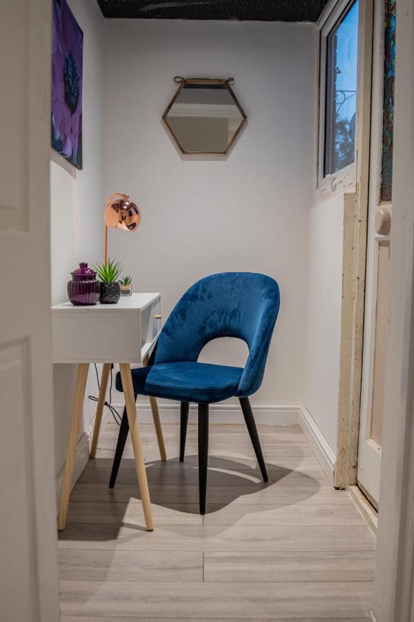 Bv Comfy Spacious 3 Bedroom House At Tatton Street 曼彻斯特 外观 照片