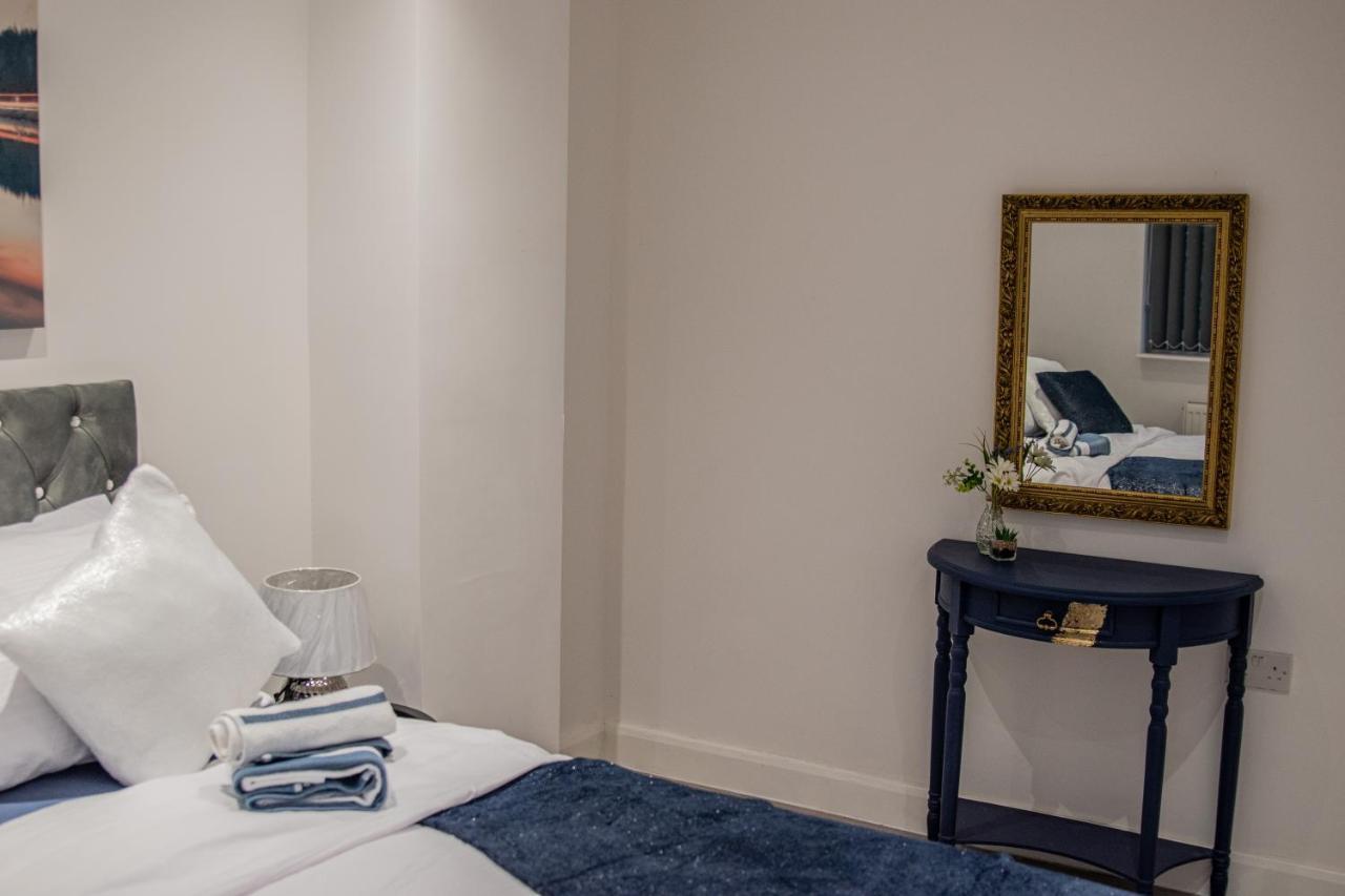 Bv Comfy Spacious 3 Bedroom House At Tatton Street 曼彻斯特 外观 照片