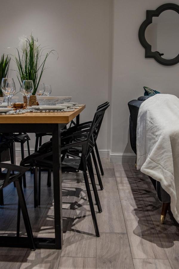 Bv Comfy Spacious 3 Bedroom House At Tatton Street 曼彻斯特 外观 照片