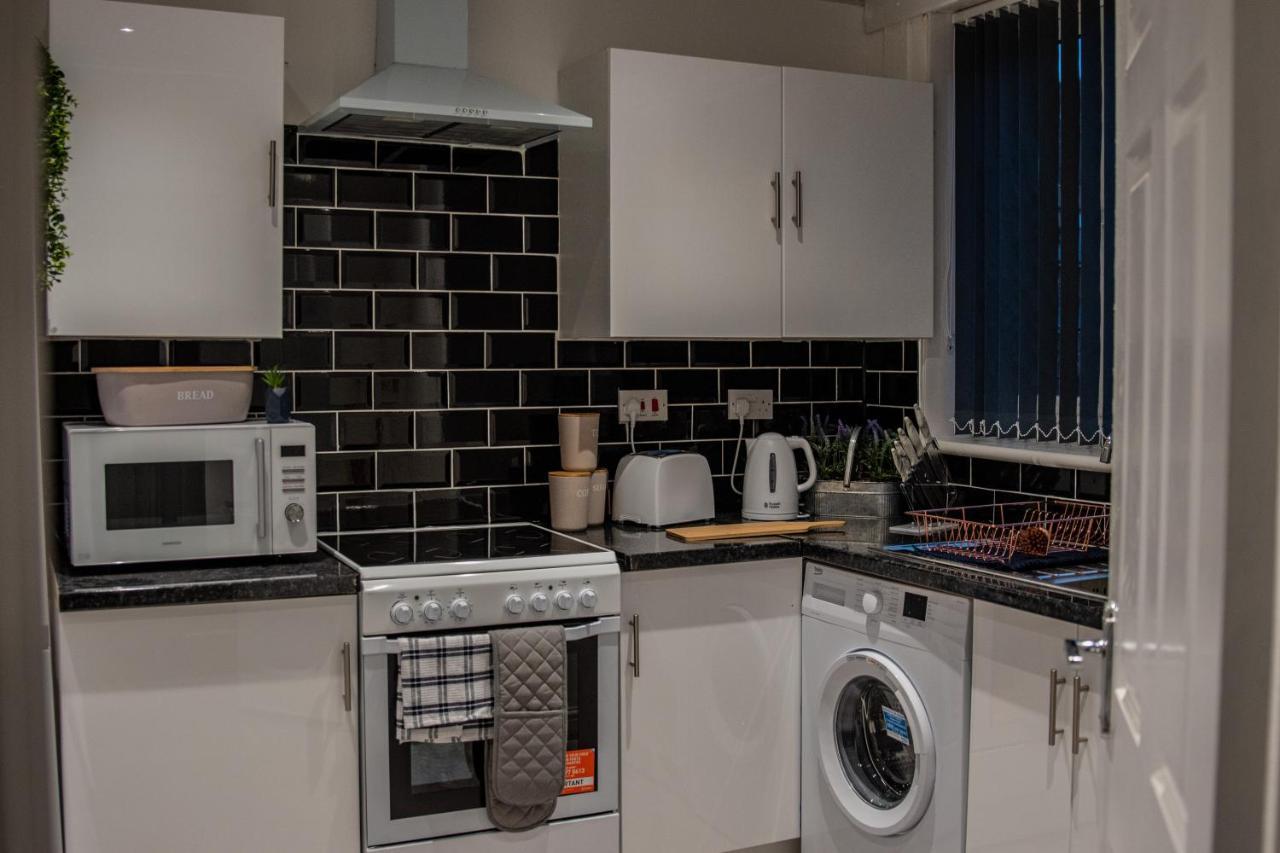 Bv Comfy Spacious 3 Bedroom House At Tatton Street 曼彻斯特 外观 照片