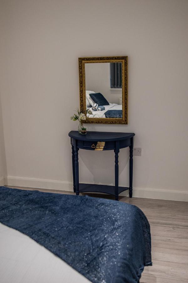 Bv Comfy Spacious 3 Bedroom House At Tatton Street 曼彻斯特 外观 照片